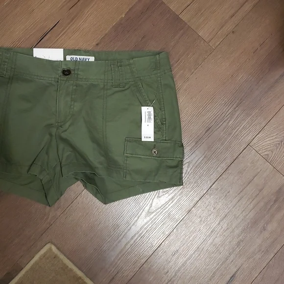 👖OLD NAVY SHORTS 👖 - Picture 3 of 9
